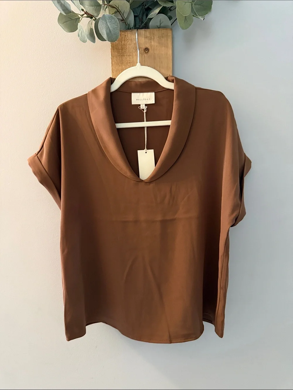 MELLODAY Brown Draped Collar Short Sleeve Top, NWTs, L